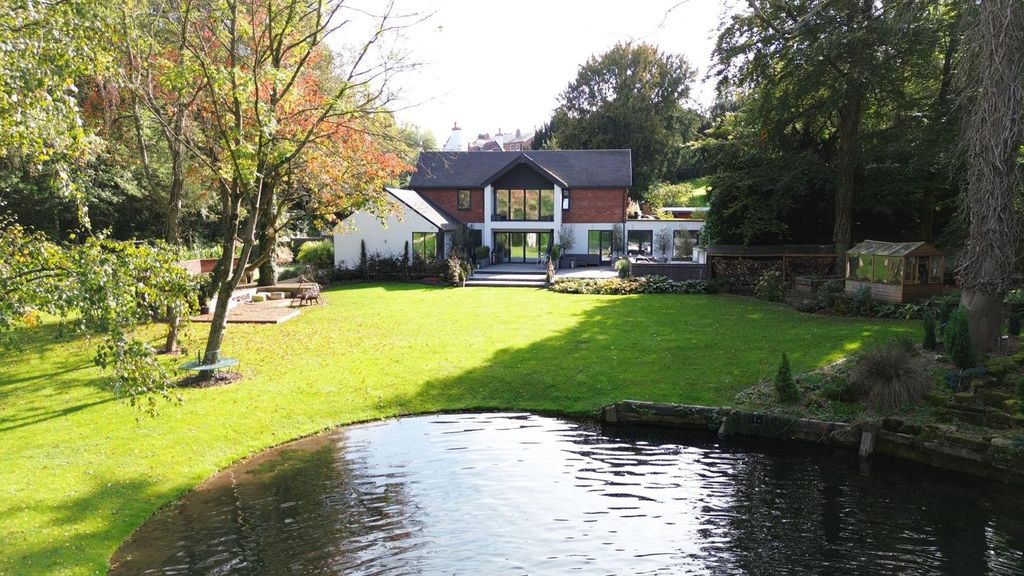 Property photo 1 of 51 Stunning High-End Modern Property In Hartlebury, Kidderminster