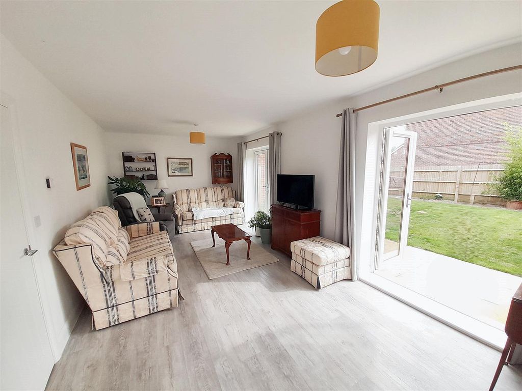 Property photo 3 of 16 Living Room