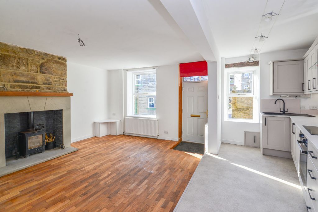 Property photo 3 of 19 Living Kitchen Area