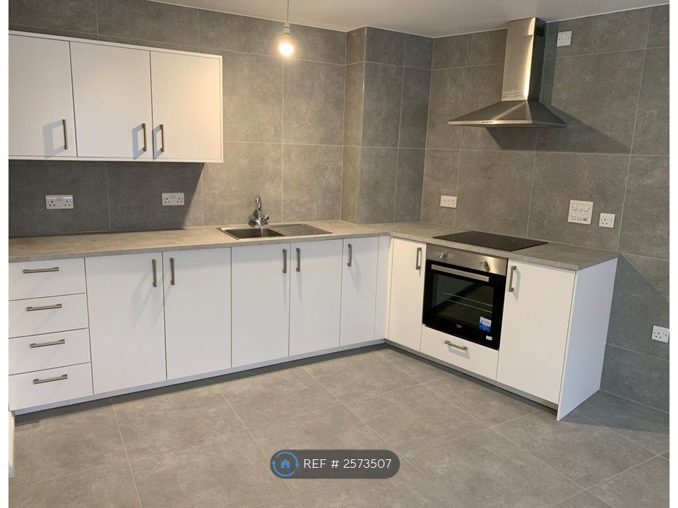 Property photo 1 of 10 Kitchen