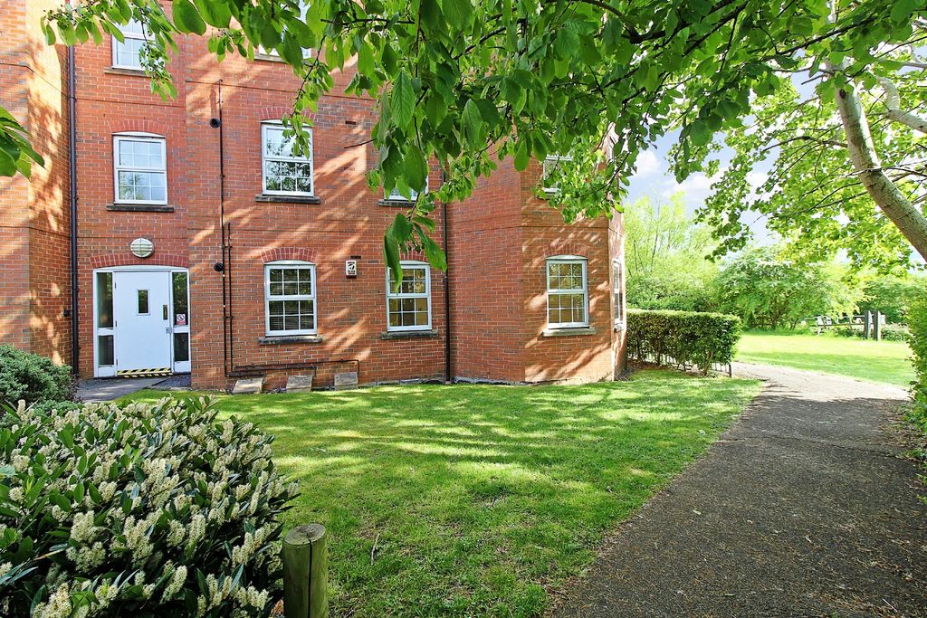 Property photo 2 of 18