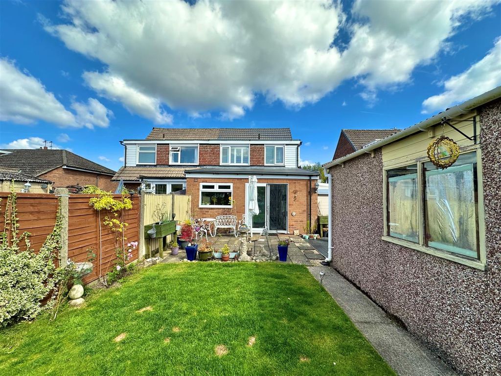 Property photo 2 of 16