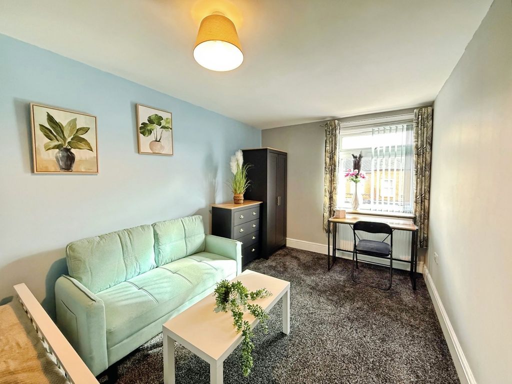 Property photo 3 of 18 Picture No. 31