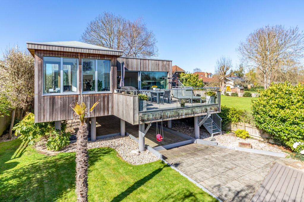 Property photo 1 of 35