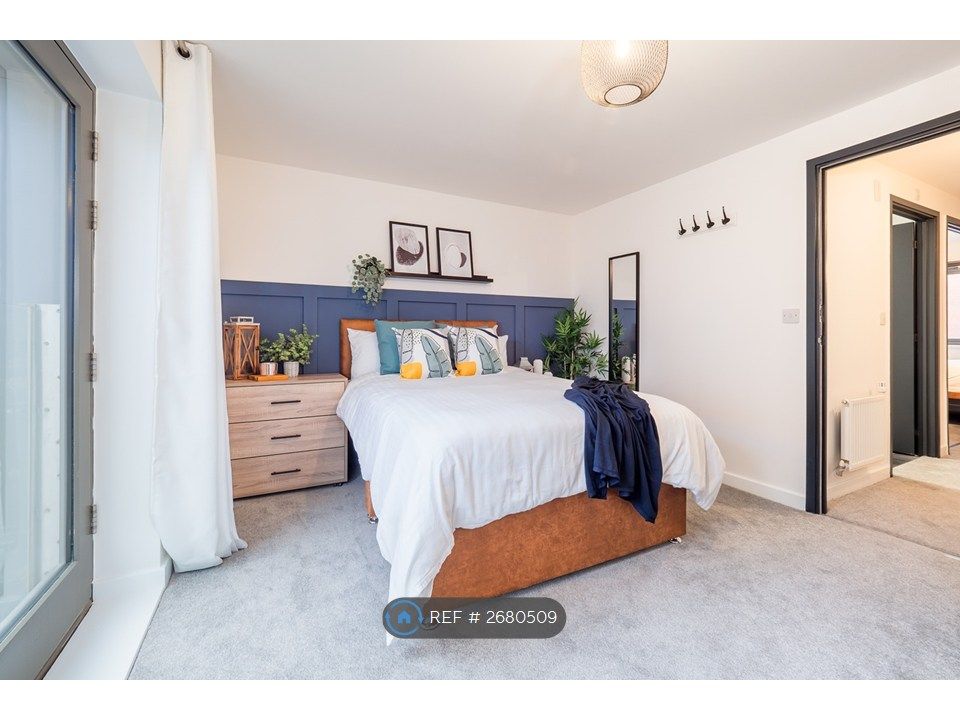 Property photo 1 of 9 Bedroom 4 With Ensuite