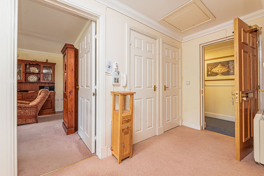 Property photo 2 of 15 8