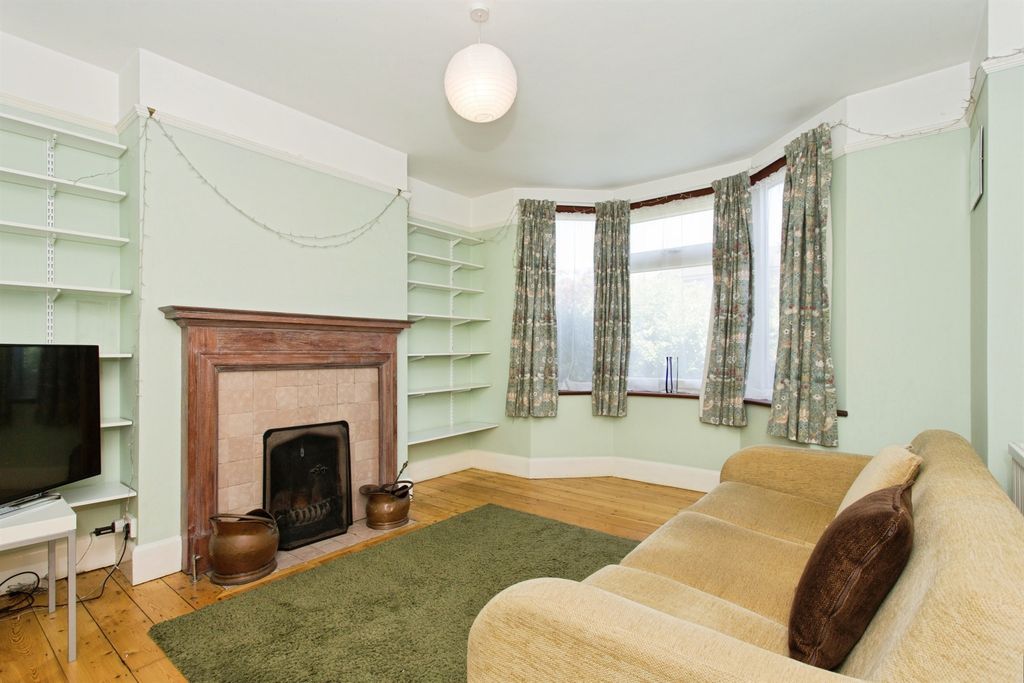 Property photo 3 of 17