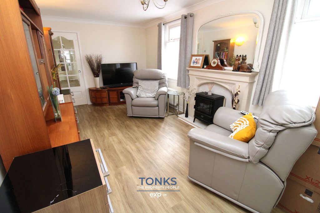 Property photo 3 of 13