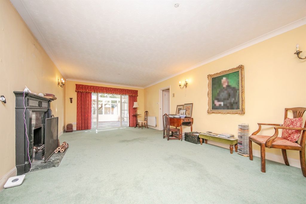 Property photo 2 of 25