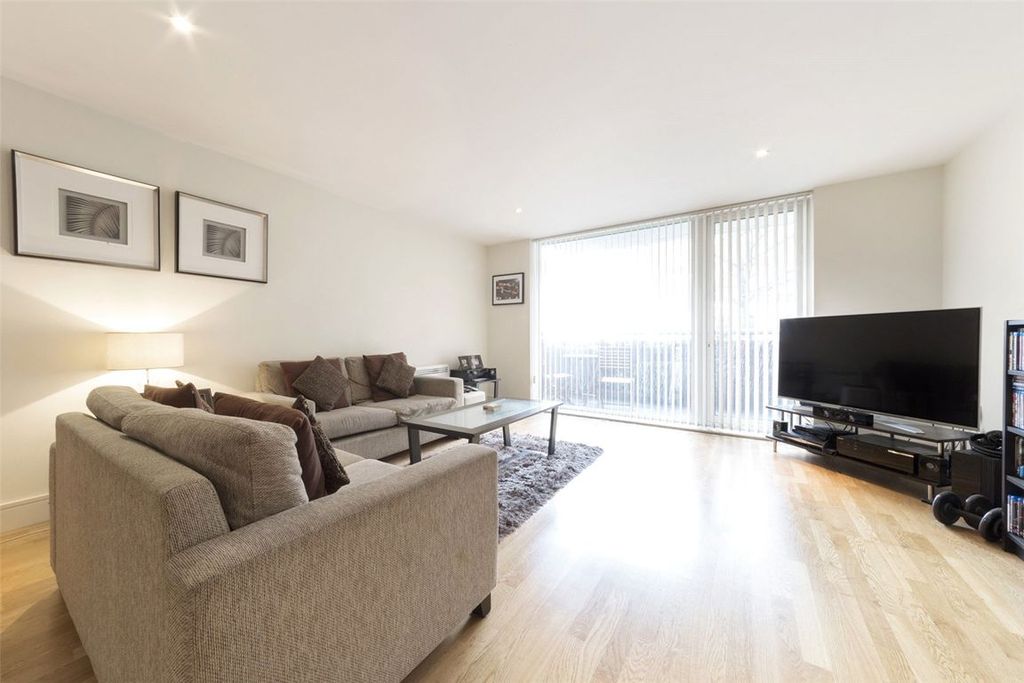 Property photo 2 of 9