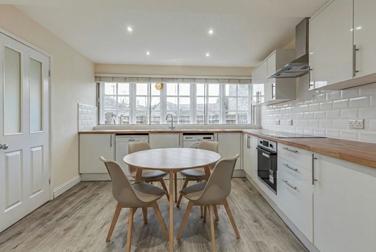 Property photo 3 of 10 321020