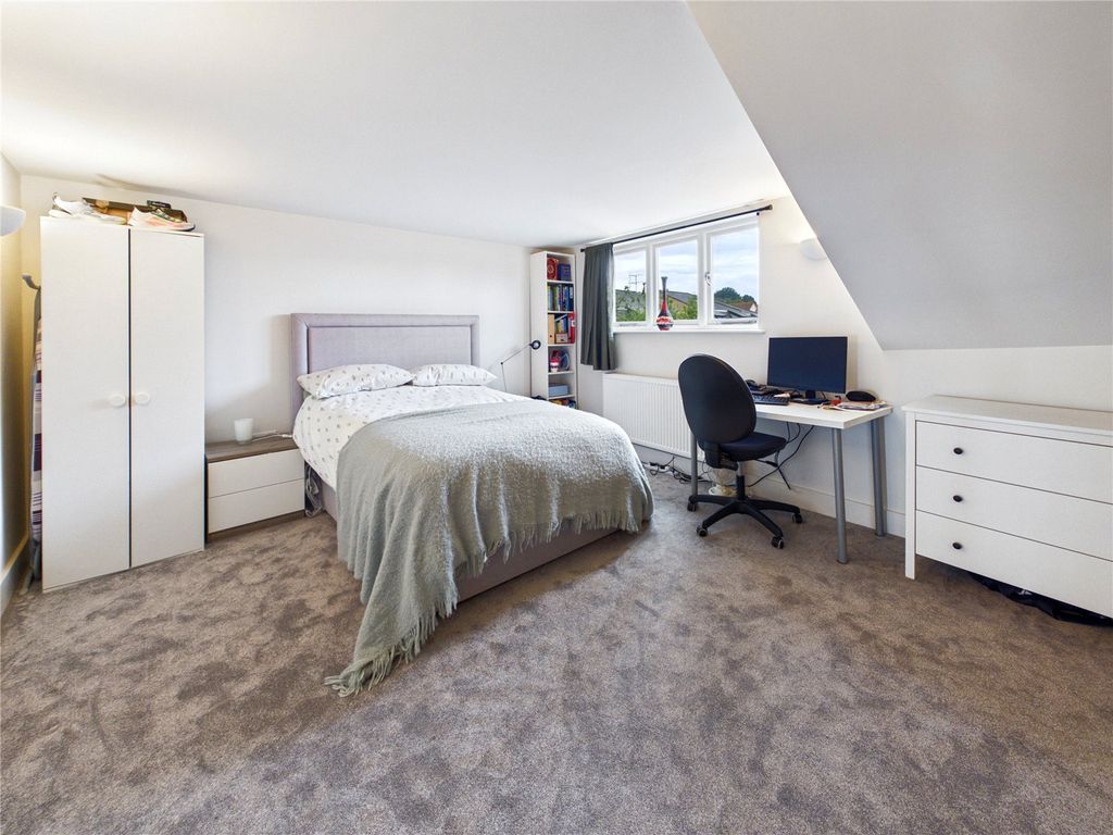 Property photo 2 of 12 Bedroom