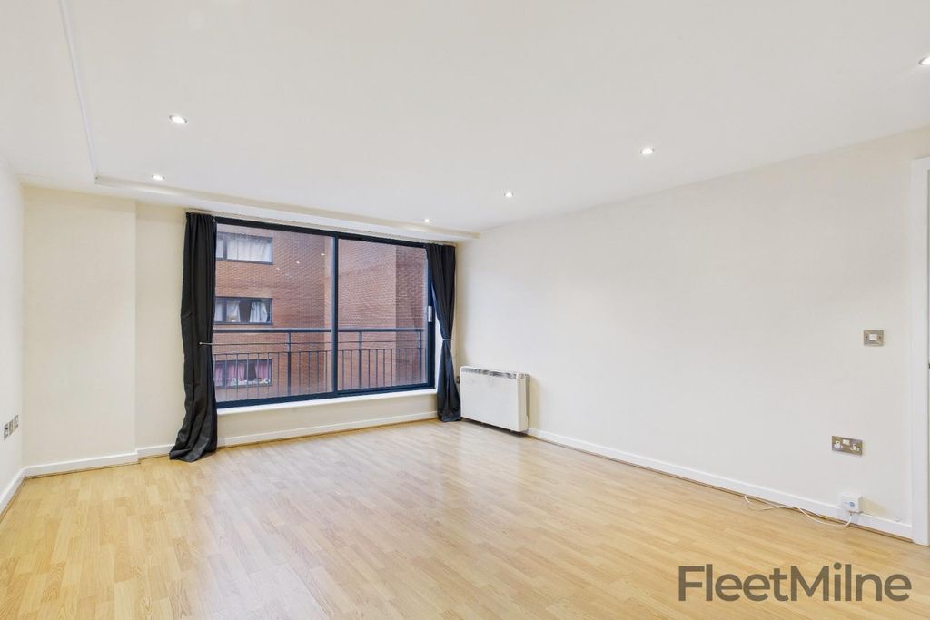 Property photo 2 of 10 Living/Dining Room