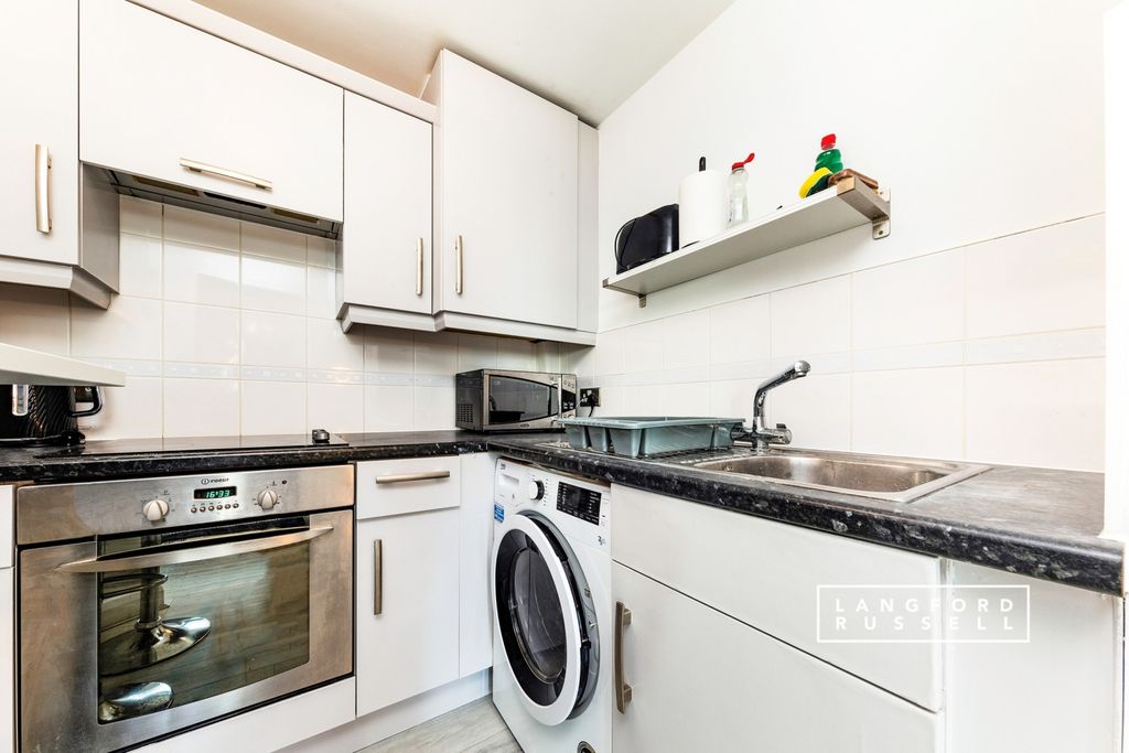 Property photo 3 of 9 F90E45E1-7De5-F01...