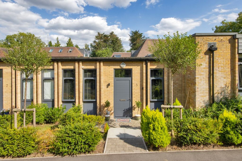 Property photo 1 of 11 External