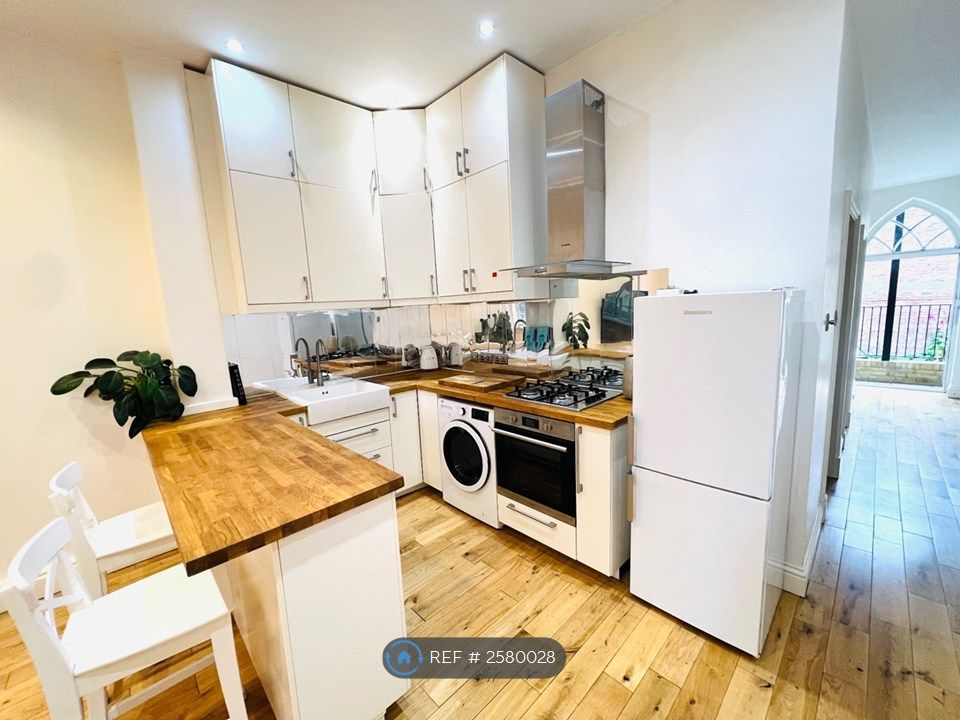 Property photo 3 of 24 Kitchen &amp; Dining