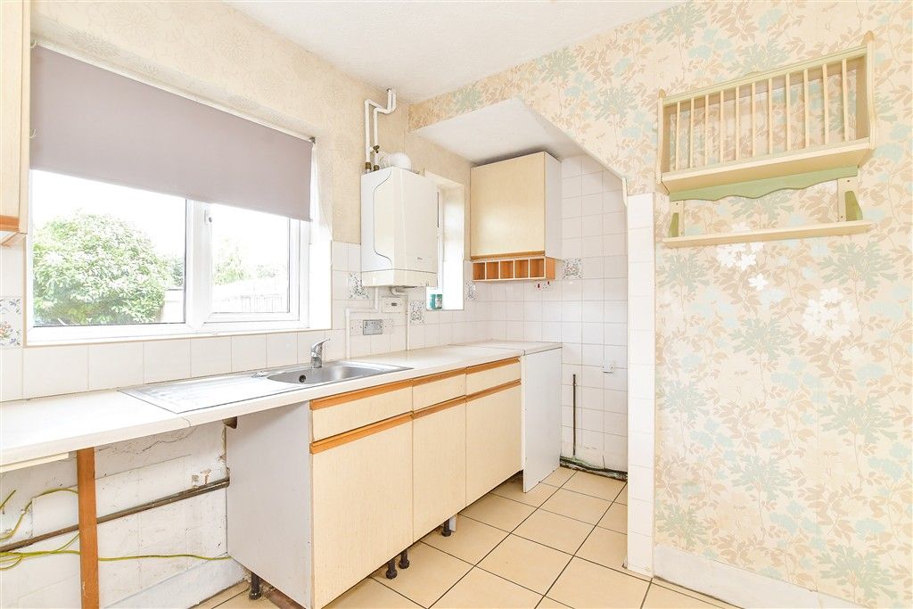 Property photo 2 of 9 Kitchen