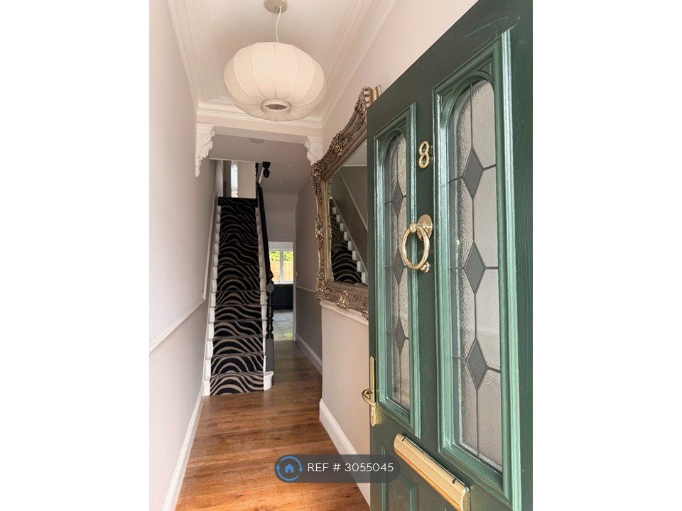 Property photo 3 of 24 Front Door &amp; Hallway