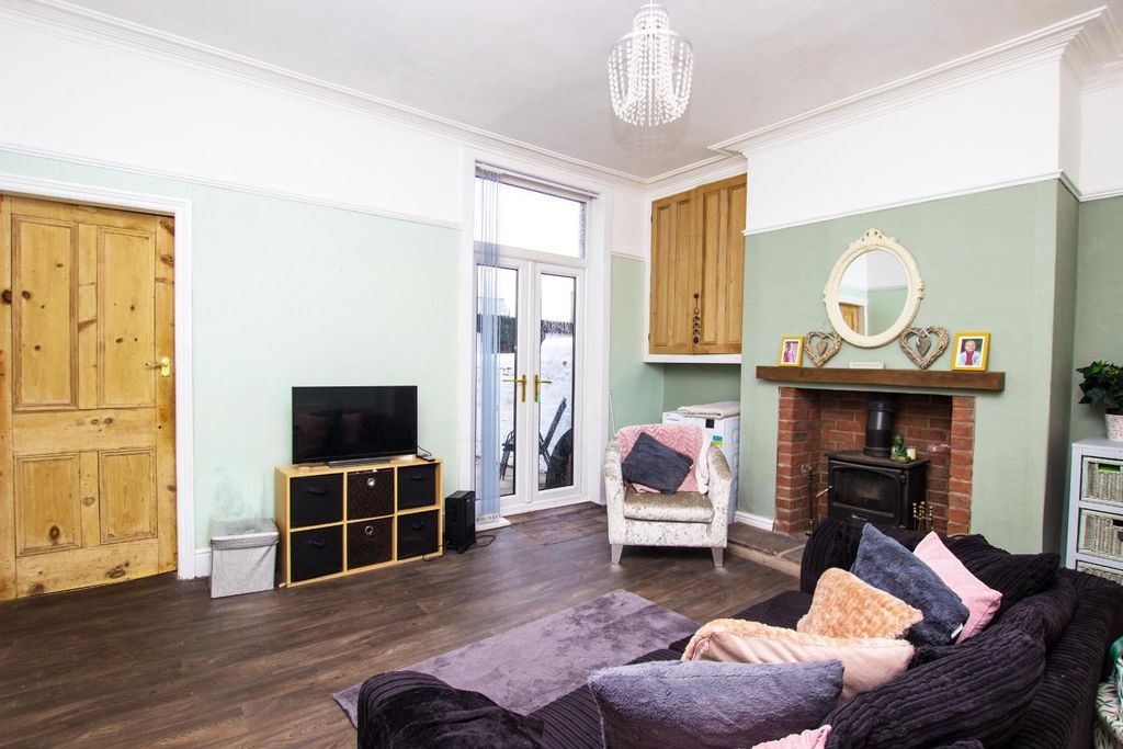 Property photo 2 of 9