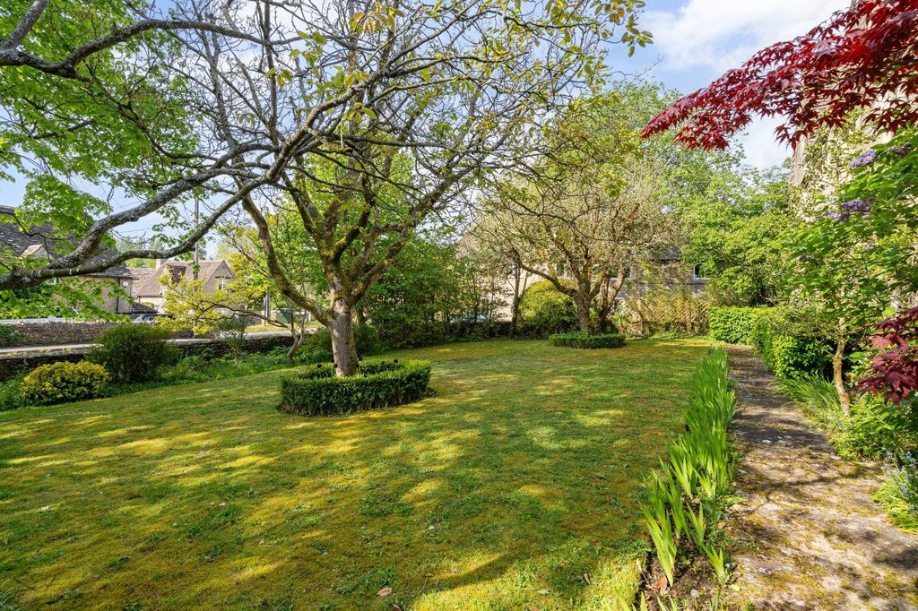 Property photo 2 of 27 Picture No. 02