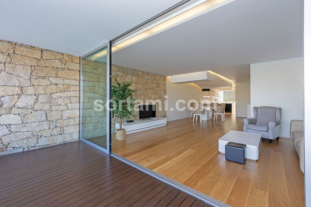 Property photo 3 of 41