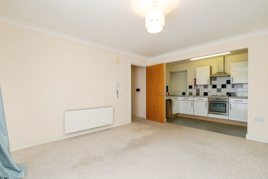 Property photo 3 of 13