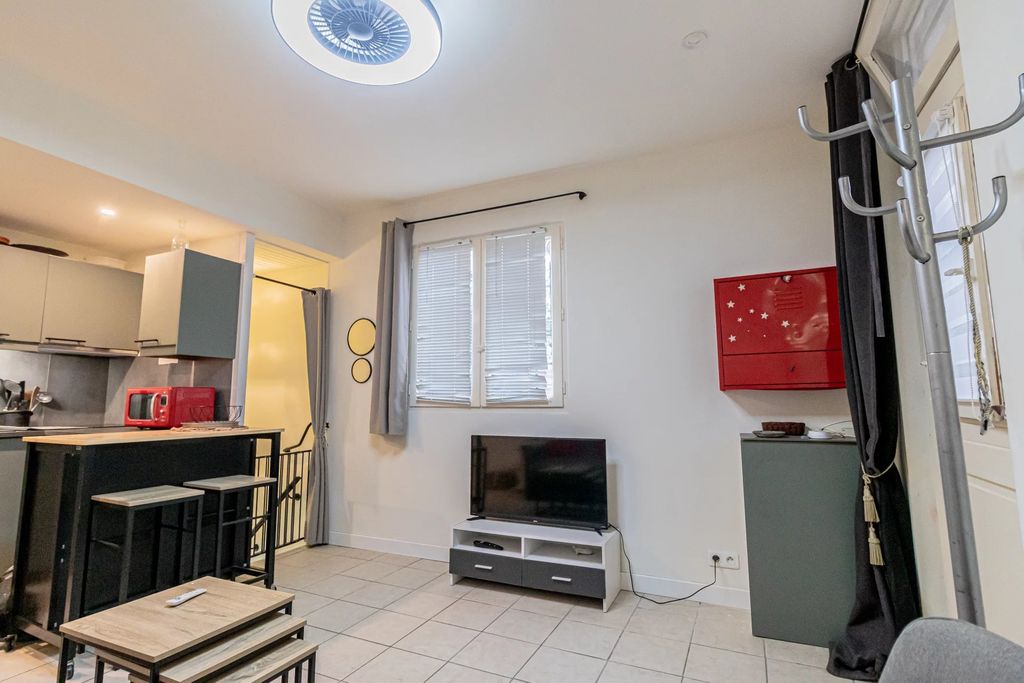 Property photo 2 of 11