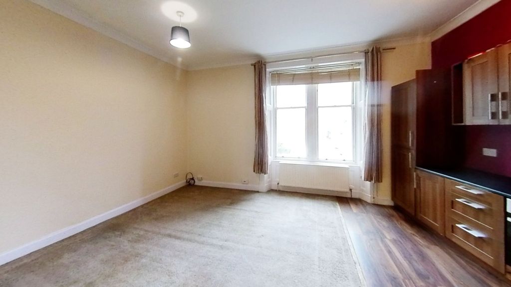 Property photo 2 of 8 Picture No. 14