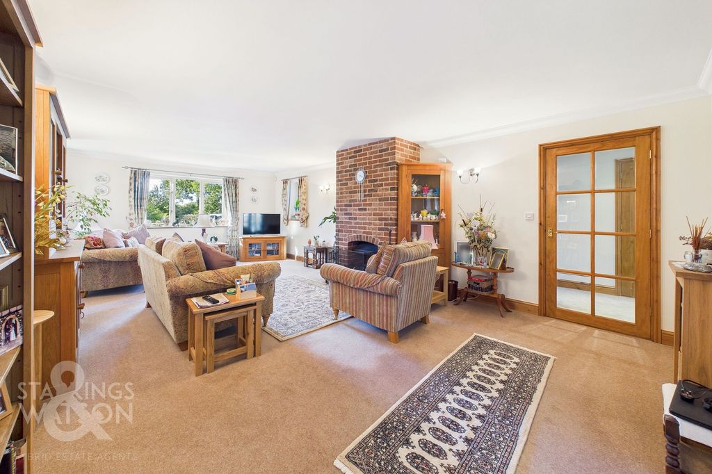 Property photo 2 of 36