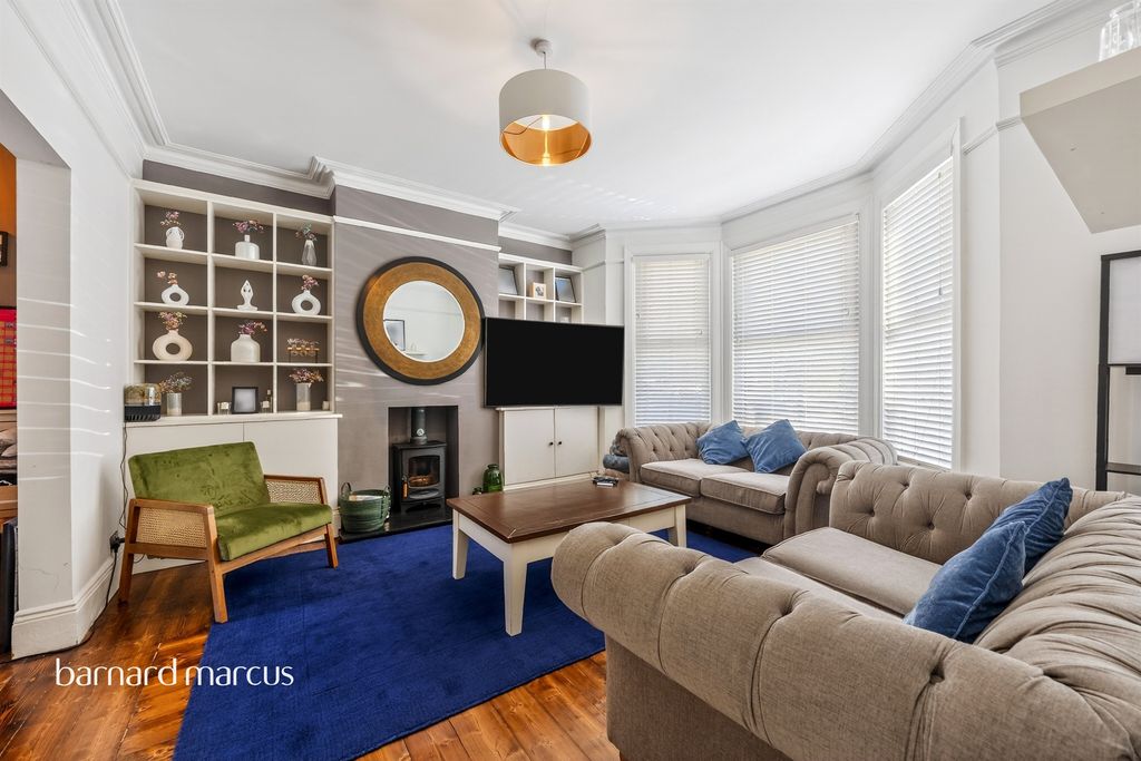 Property photo 3 of 26