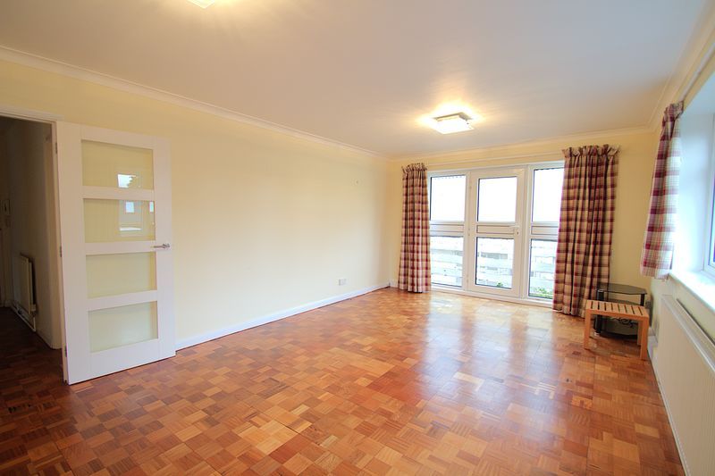 Property photo 3 of 10 Photo 4