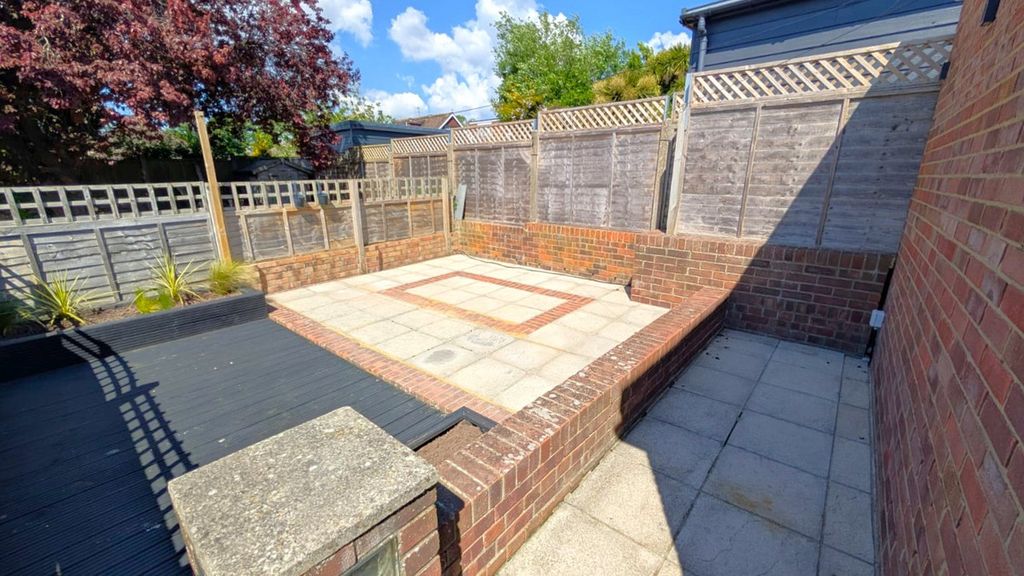 Property photo 2 of 6