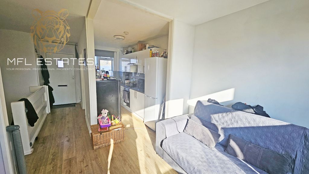 Property photo 2 of 7 Gallery