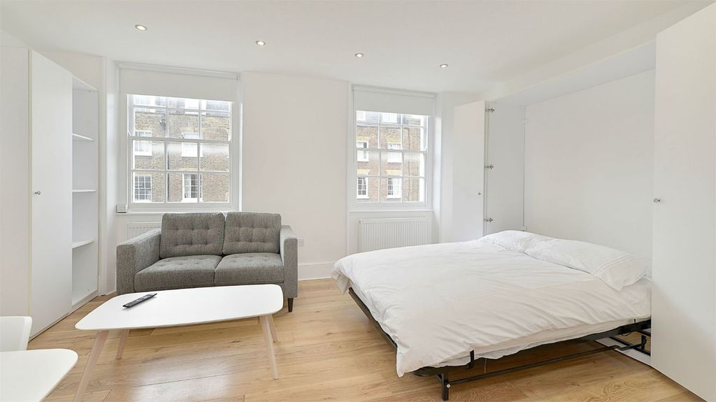 Property photo 2 of 10 Studio