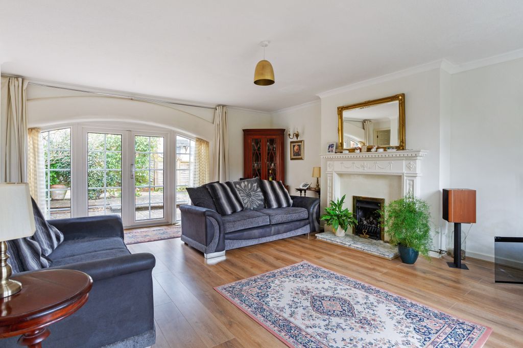 Property photo 3 of 13