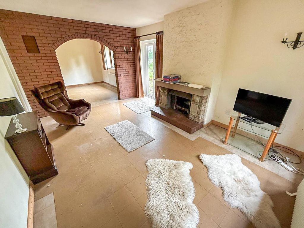 Property photo 2 of 13 Lounge