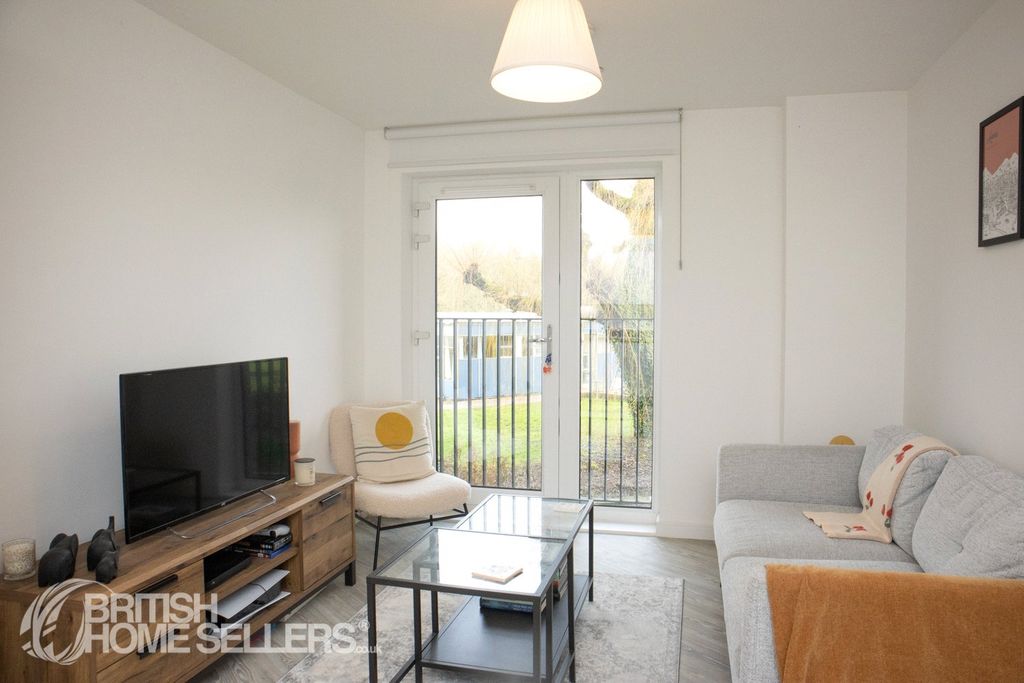 Property photo 3 of 10 Picture No. 13