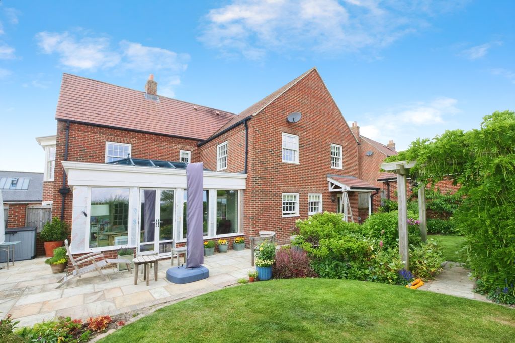 Property photo 3 of 20 Pnmb0642