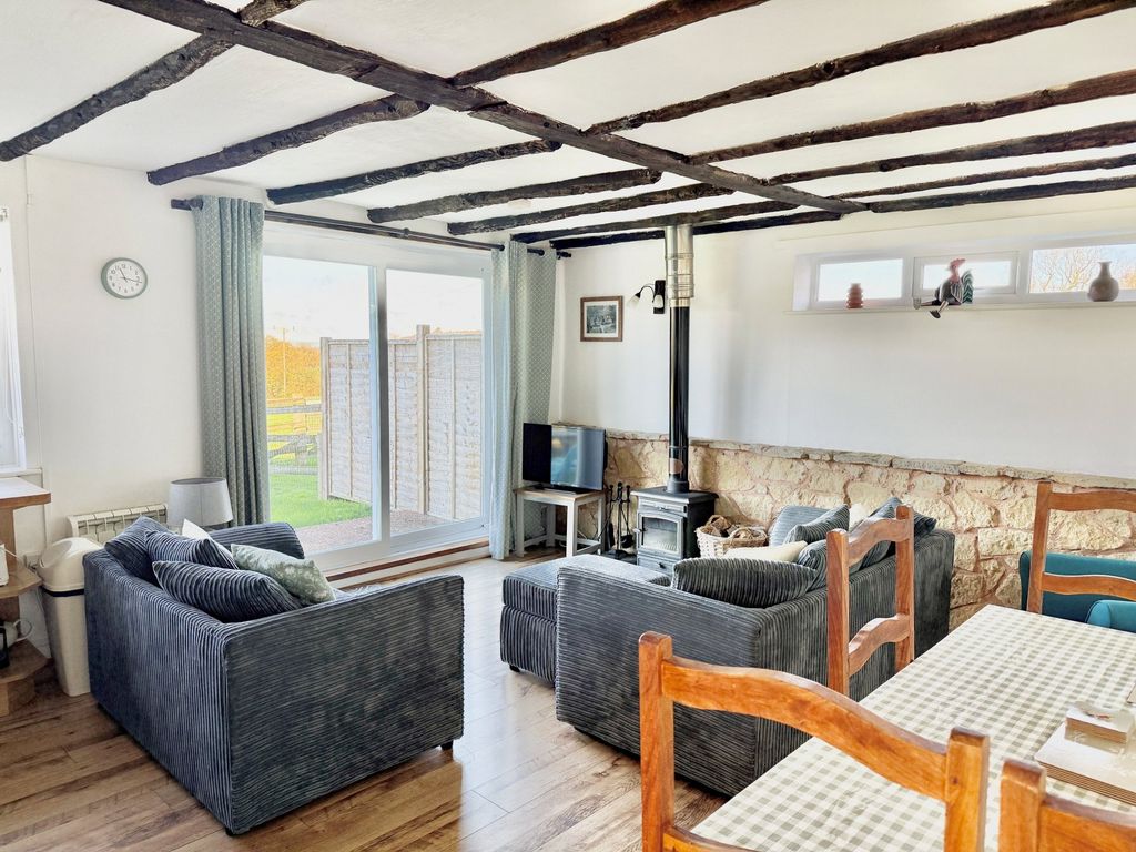 Property photo 3 of 11 Living Room