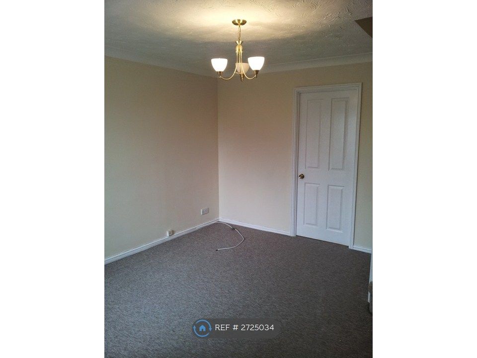 Property photo 2 of 7 Lounge