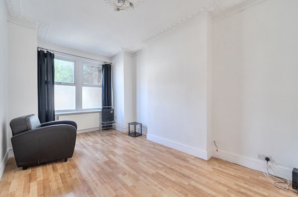 Property photo 3 of 13 1487601-14-6A4d09...