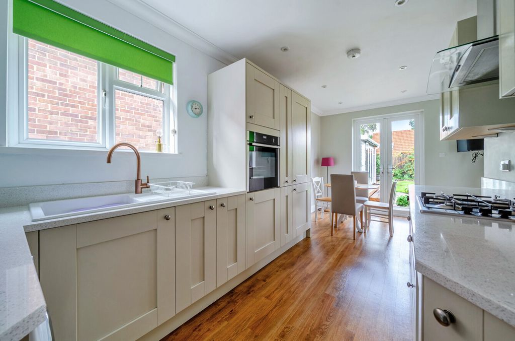 Property photo 3 of 12 1371434-9-68F6738...