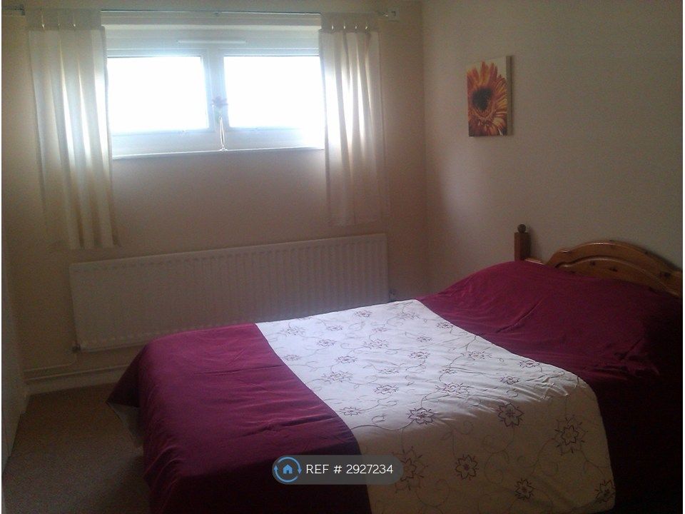 Property photo 3 of 8 Bedroom