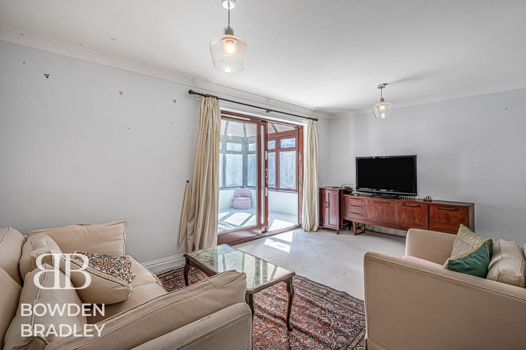 Property photo 3 of 21