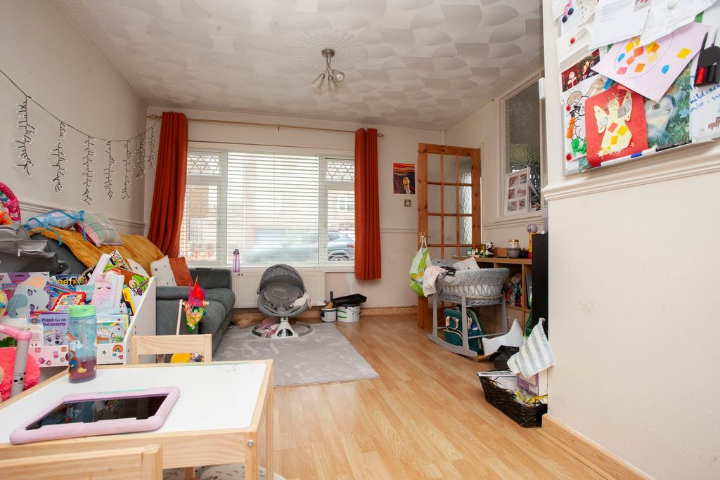 Property photo 3 of 9