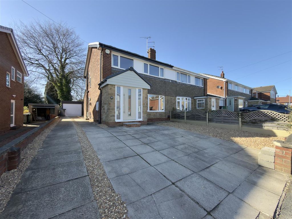 Property photo 2 of 18 Front Exterior