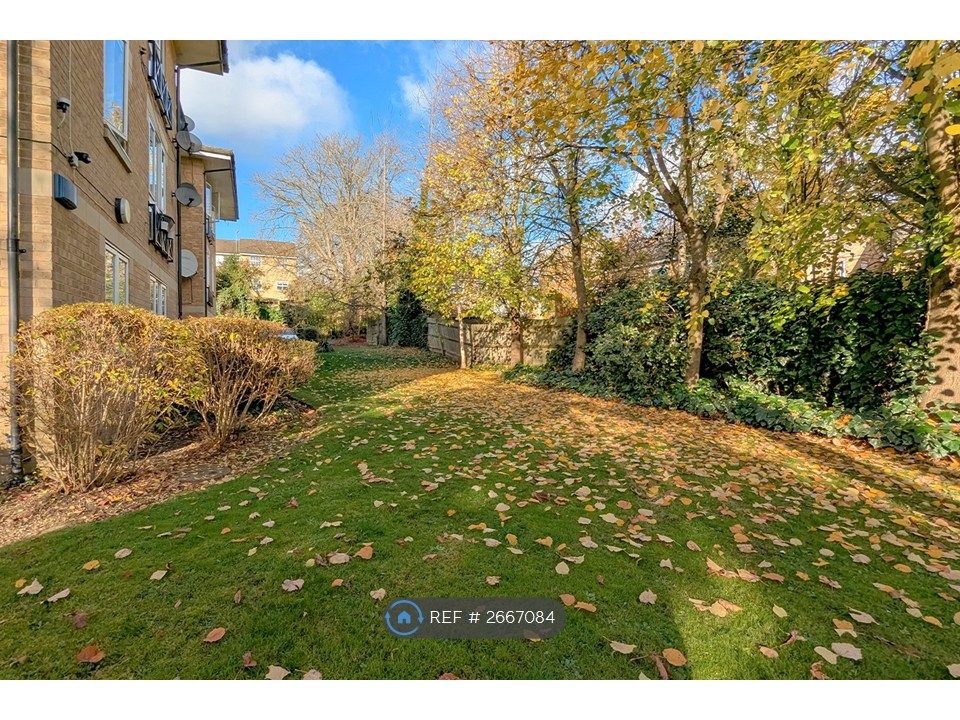 Property photo 3 of 14 Garden