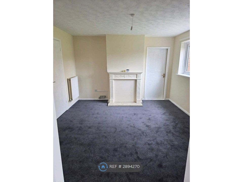 Property photo 2 of 13 Lounge