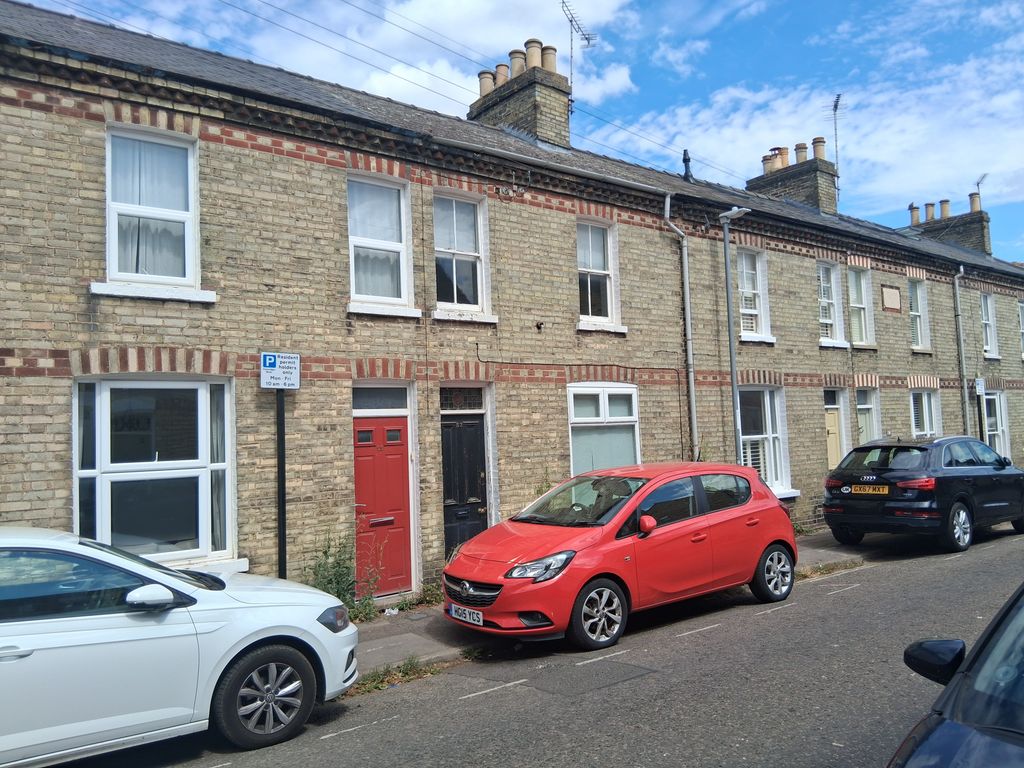 Property photo 1 of 8 1000080026