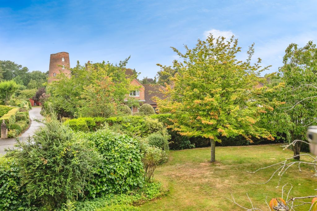 Property photo 2 of 18